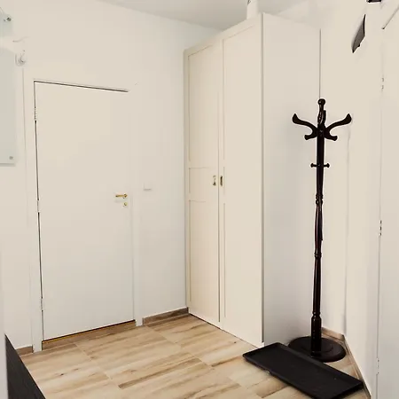 Apartment Large Stylish 2-bedroom Near Road, 5 Min To Gondola & Bar Street Bansko