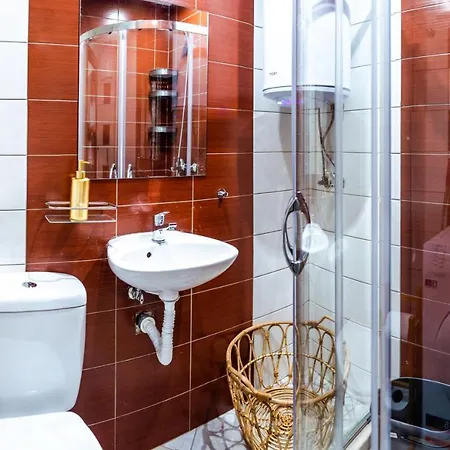 Large Stylish 2-bedroom Near Road, 5 Min To Gondola & Bar Street Appartement