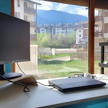 Large Stylish 2-bedroom Near Road, 5 Min To Gondola & Bar Street Lejlighed