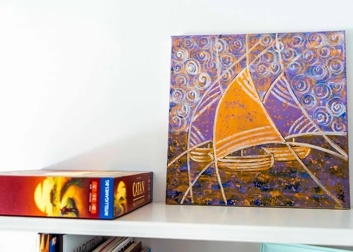 Large Stylish 2-bedroom Near Road, 5 Min To Gondola & Bar Street Apartment *