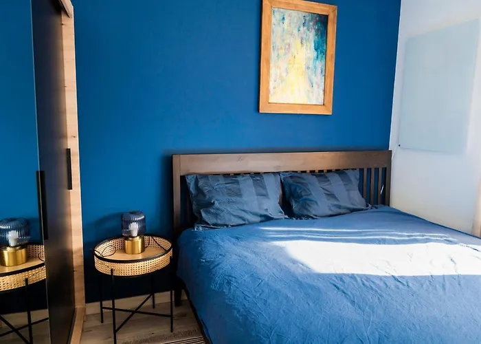 Large Stylish 2-bedroom Near Road, 5 Min To Gondola & Bar Street * Bansko