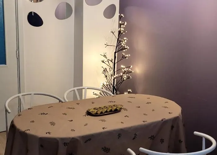 Apartment Large Stylish 2-bedroom Near Road, 5 Min To Gondola & Bar Street